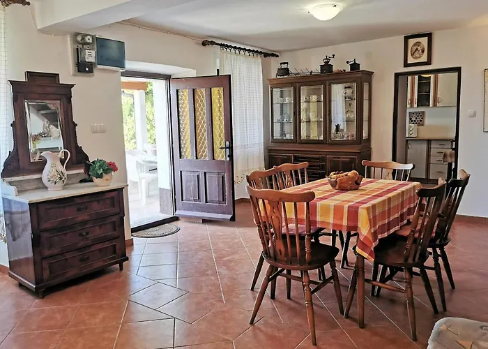 Dina Apartmán