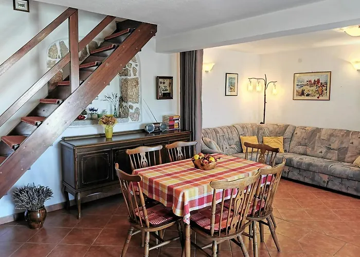 Dina Apartmán
